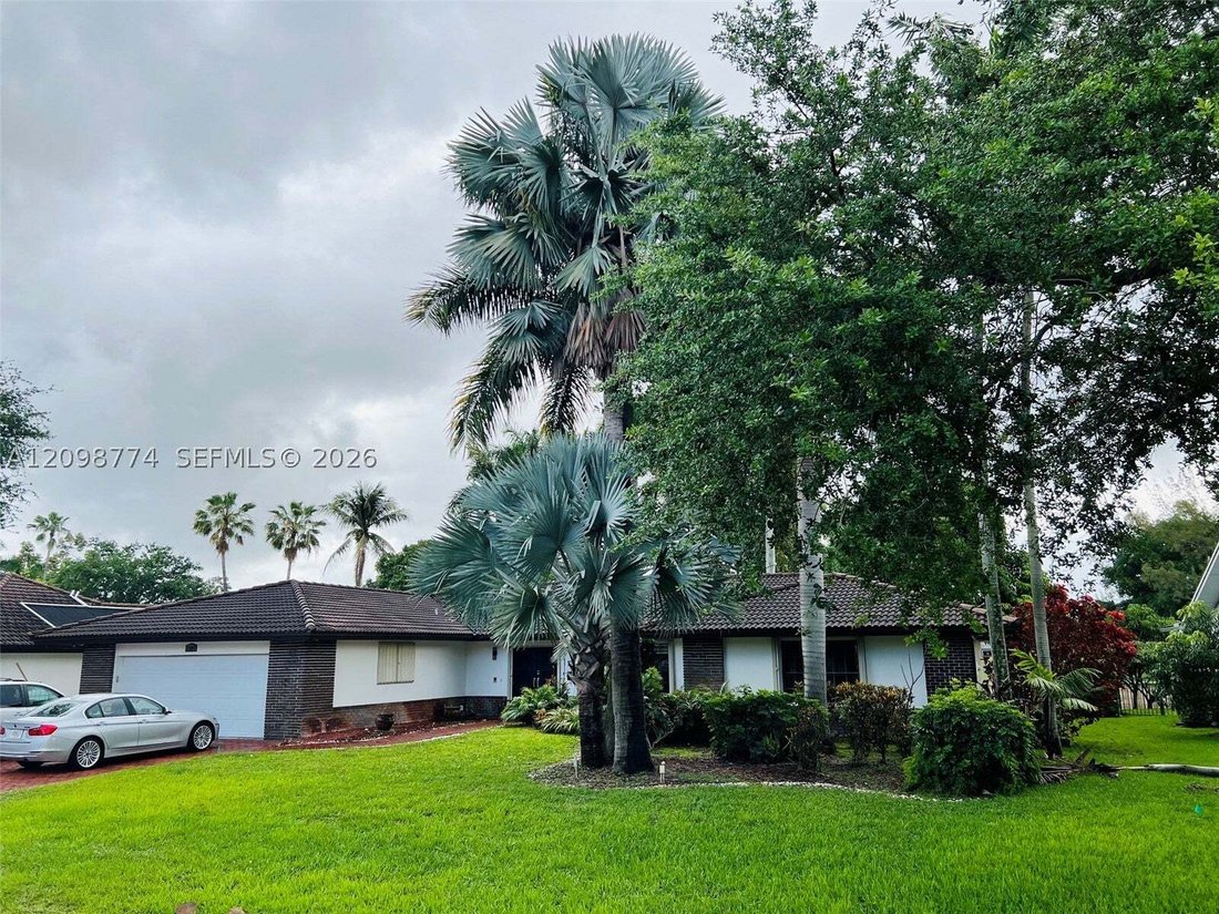 House in Hialeah, Florida, United States 5 - 19009592