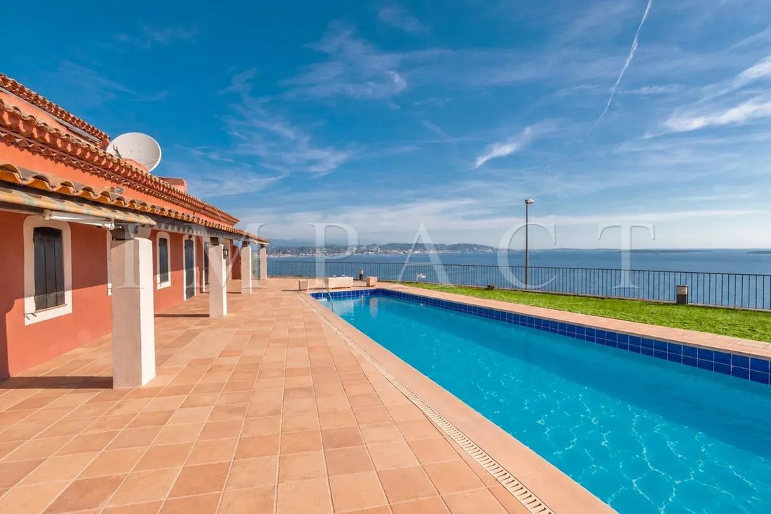 Villa in Théoule-sur-Mer, Provence-Alpes-Côte d'Azur, France 2 - 19013737