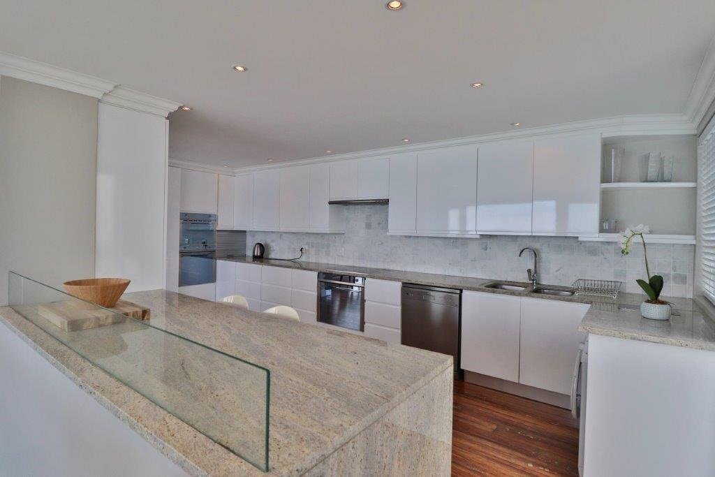 House in Clifton, Atlantic Seaboard, Cape Town 4 - 19011372