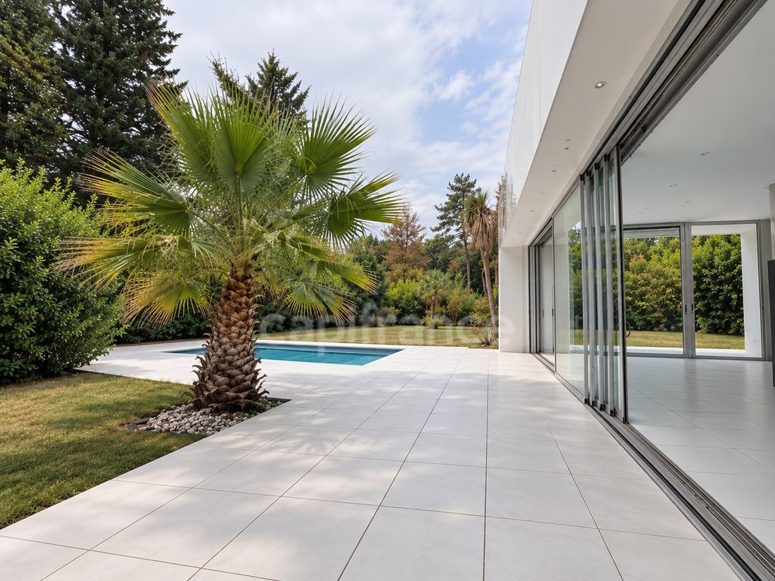 House in Bourg, Pessac, France 1 - 19011193