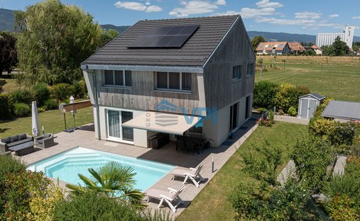 Villa in Eysins, Vaud, Switzerland 1