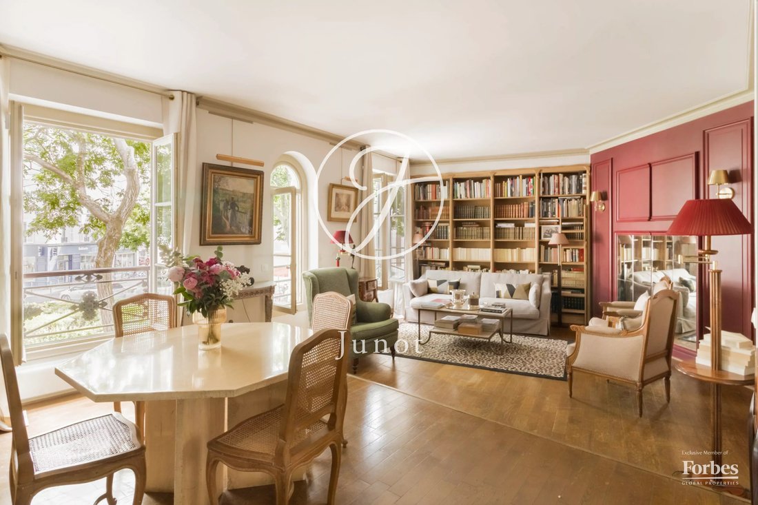 Apartment in Batignolles-Cardinet, Paris 17e Arrondissement, Paris 1 - 19010756