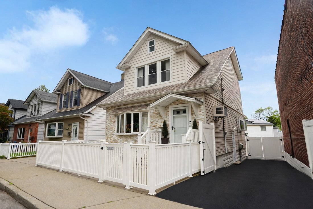 House in New York, New York, United States 2 - 19008765