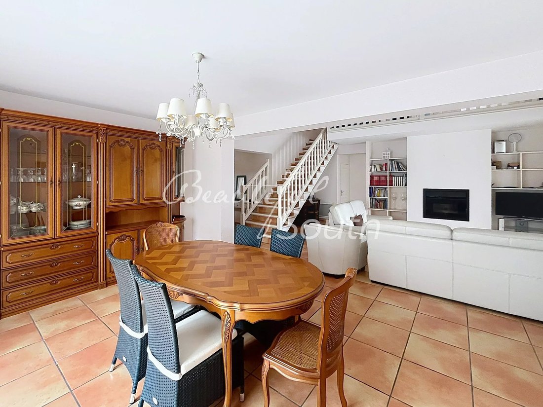 Villa in Perpignan, Occitania, France 5 - 19011042