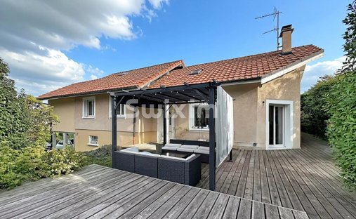 Maison à Saint-Cergues, Auvergne-Rhône-Alpes, France 1