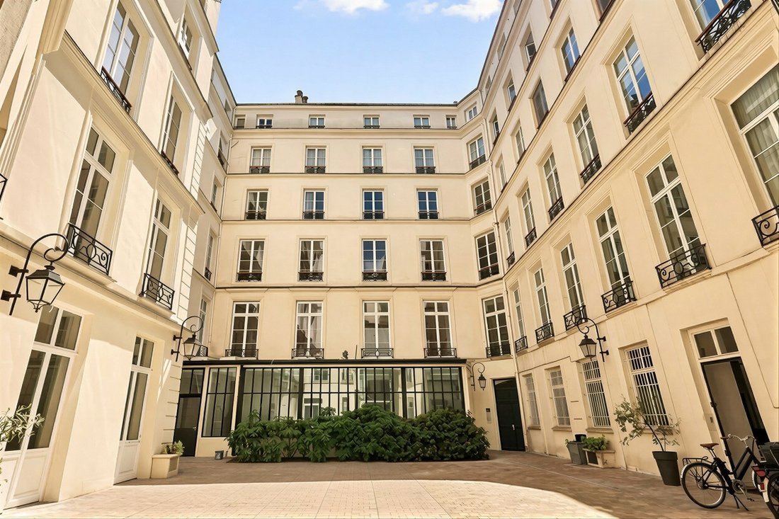 Apartment in Saint Merri, Paris 4e Arrondissement, Paris 2 - 19014341