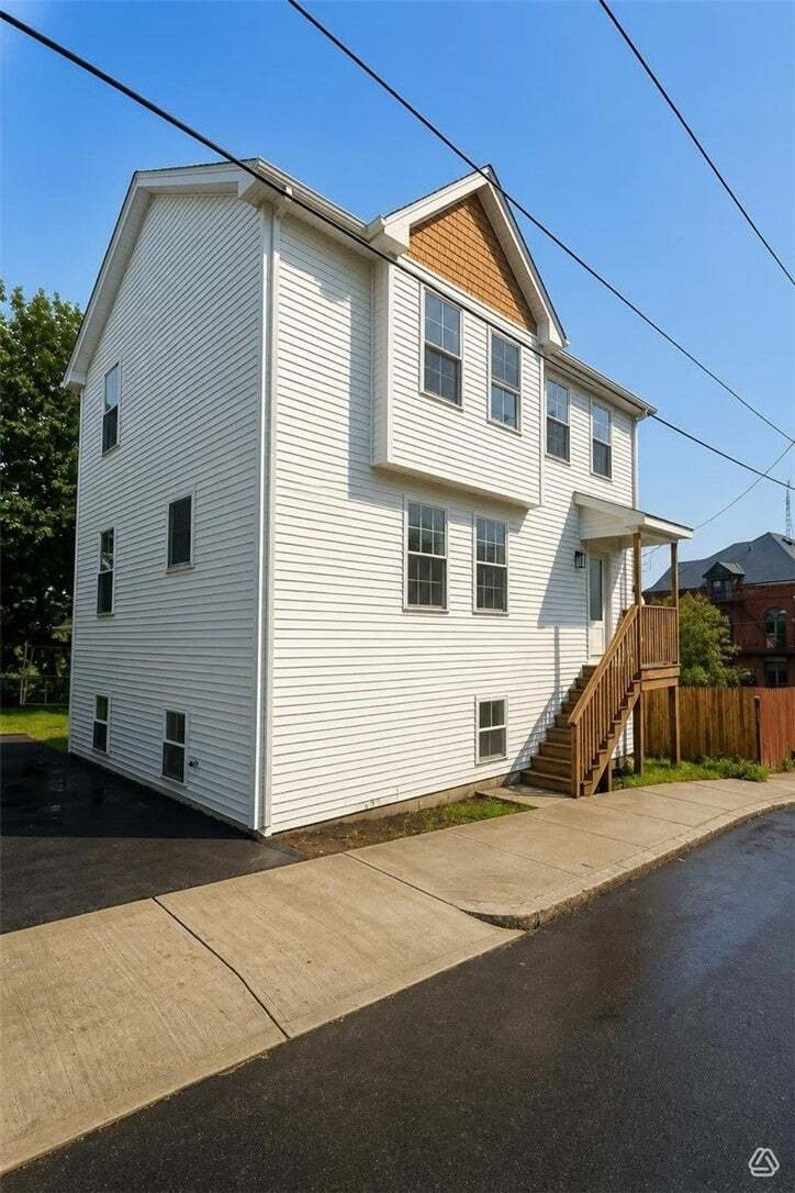 Providence, Rhode Island, United States 3 - 19012530