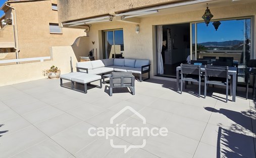 Apartamento en Aguillon, Tolón, Francia 1