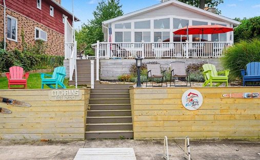 House in Edwardsburg, Michigan, United States 1