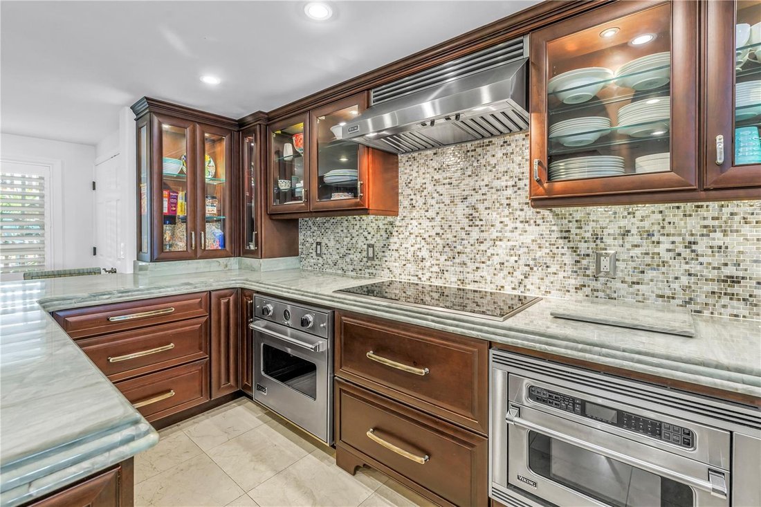 Condo in St. Pete Beach, Florida, United States 5 - 19009494