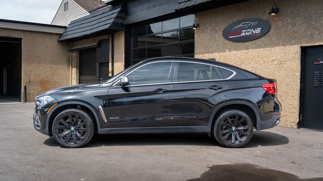 Suv in Kenosha, WI, United States 2 - 19015759