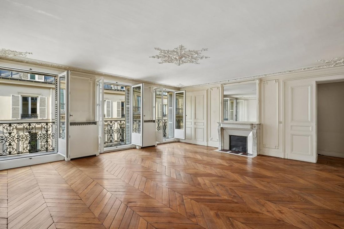 Apartment in Saint Philippe du Roule, Paris 8e Arrondissement, Paris 1 - 19015013
