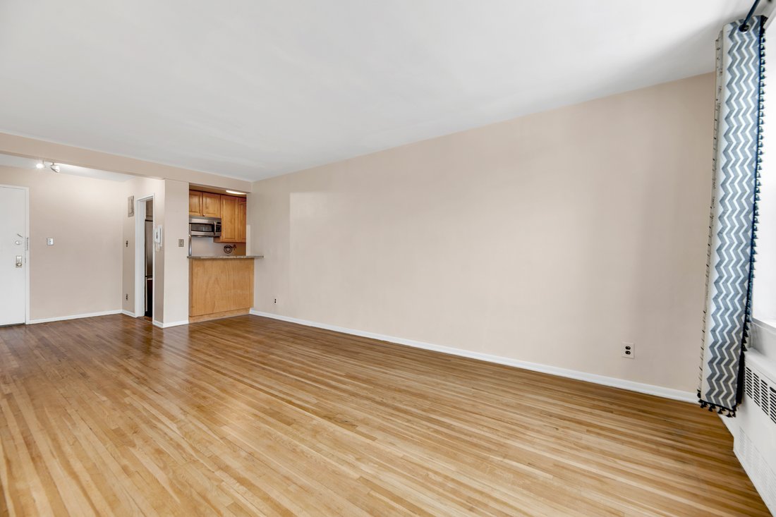 New York, New York, United States 5 - 19004198