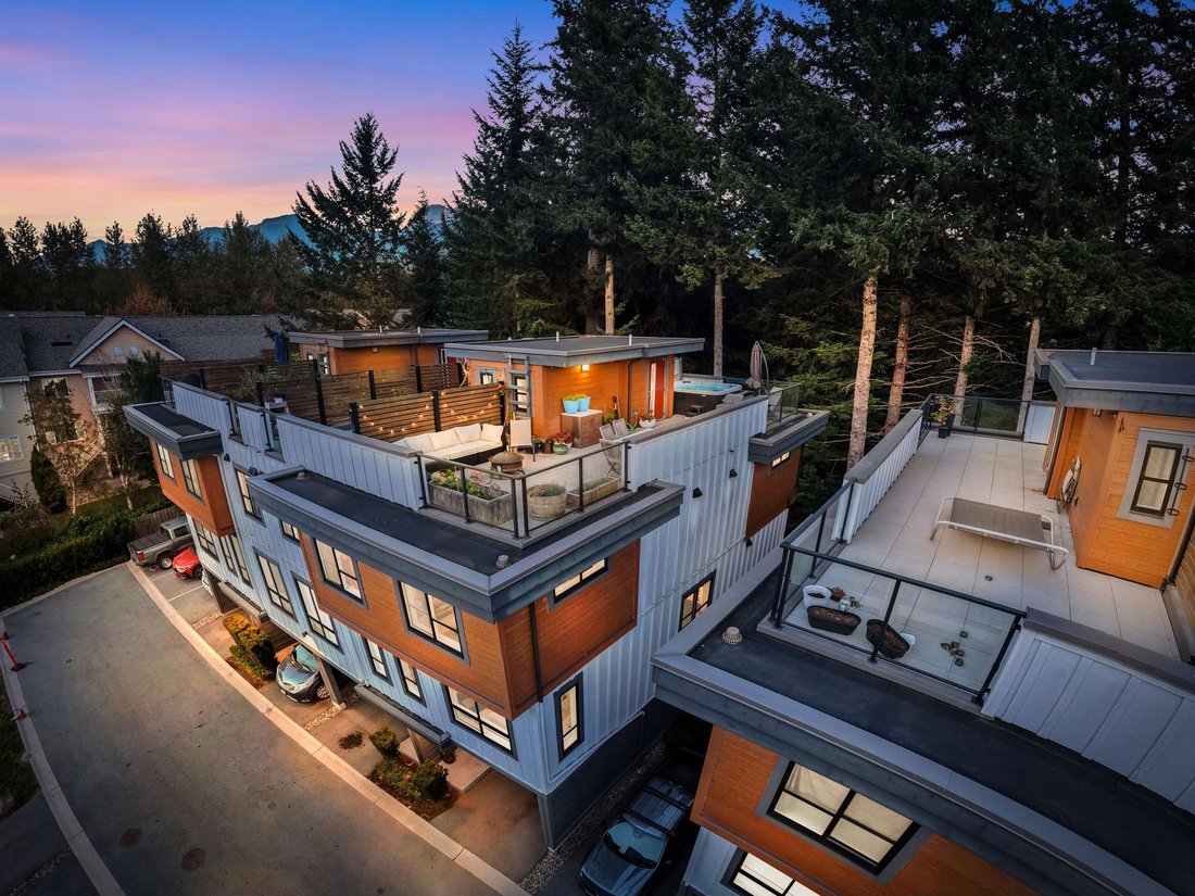 Townhouse in Squamish, British Columbia, Canada 3 - 19014879