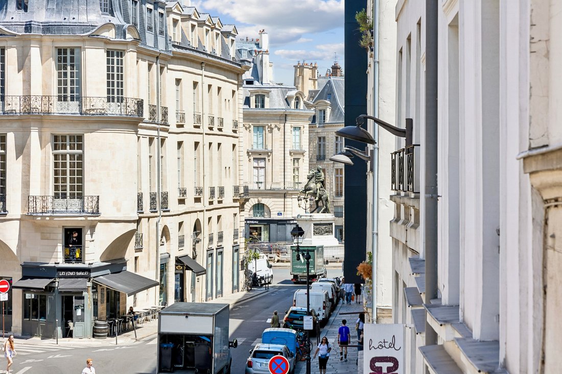 Apartment in Saint Merri, Paris 4e Arrondissement, Paris 1 - 19014341