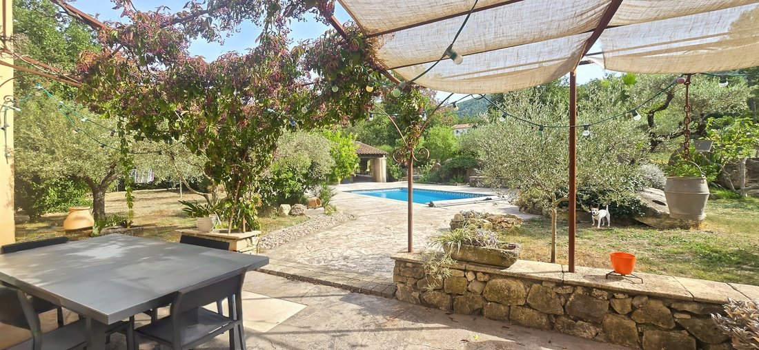 Villa in Solliès-Toucas, Provence-Alpes-Côte d'Azur, France 1 - 19011197