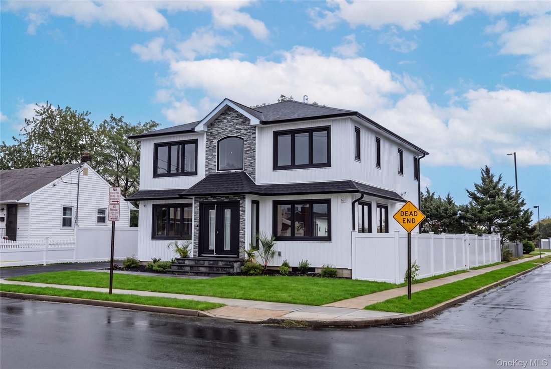 House in Hicksville, New York, United States 2 - 19009233