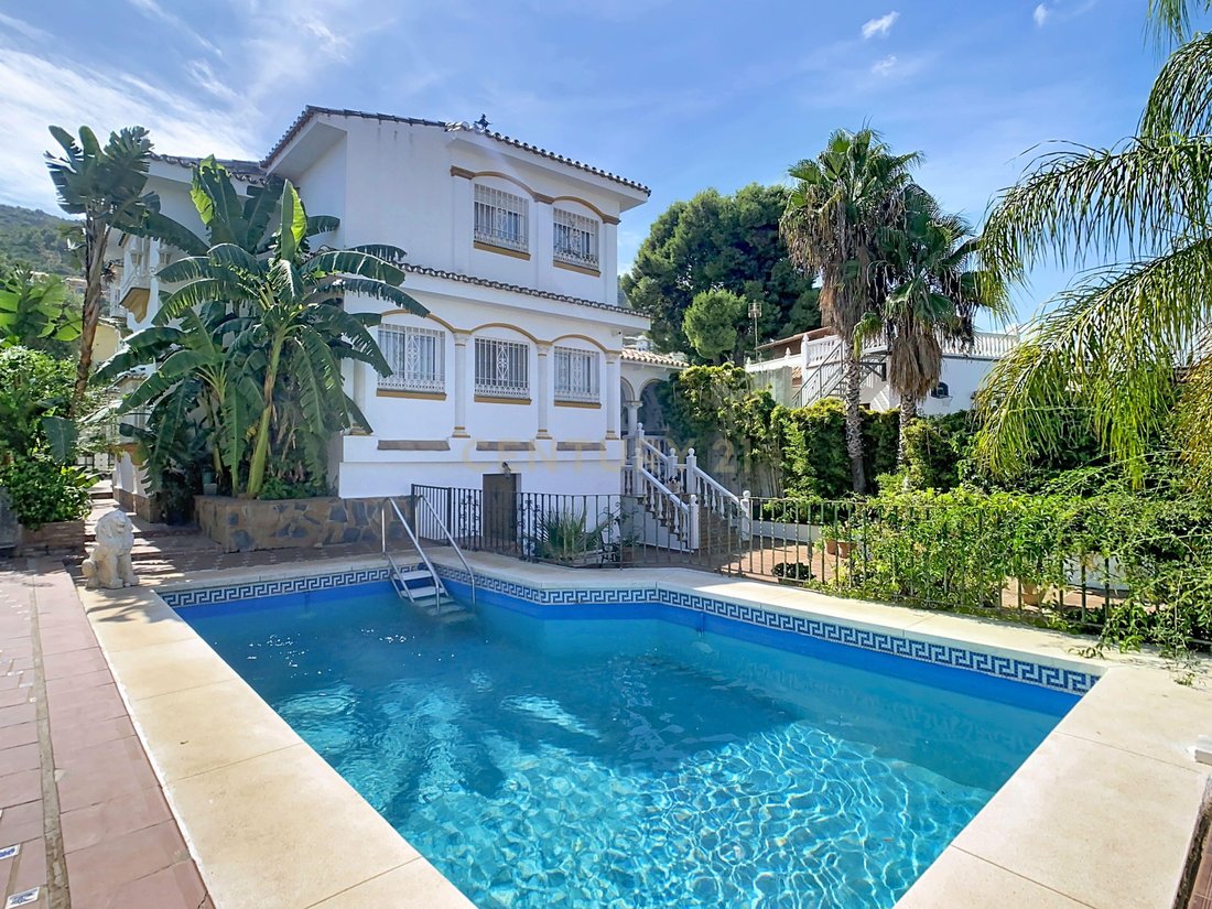 Villa in Alhaurin de la Torre, Andalusia, Spain 1 - 19015135
