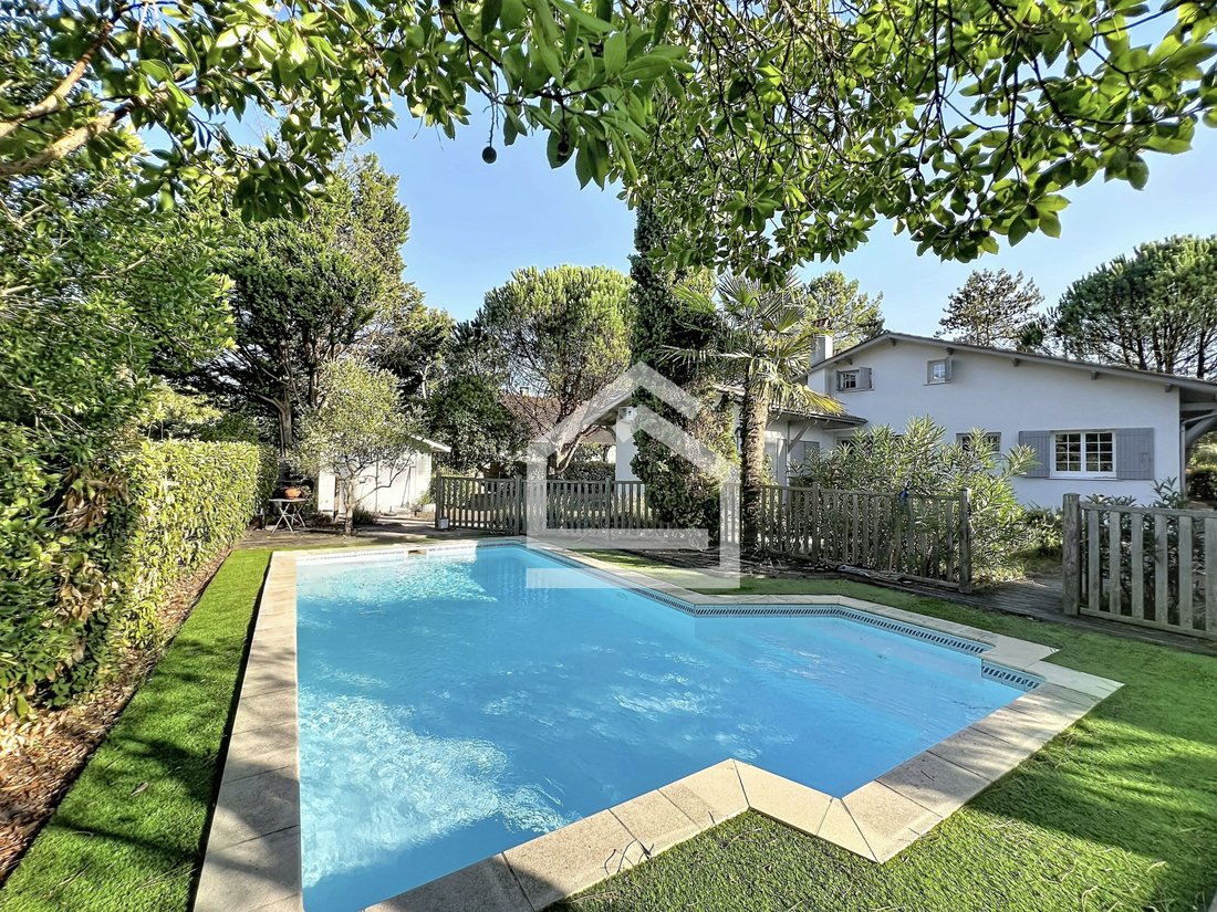House in Saint-Aubin-de-Medoc, Nouvelle-Aquitaine, France 2 - 19014987