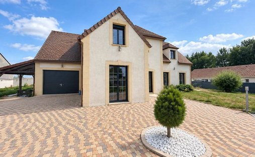 House in Rozay-en-Brie, Ile-de-France, France 1