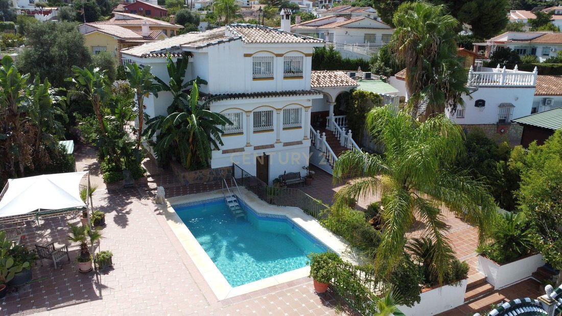 Villa in Alhaurin de la Torre, Andalusia, Spain 2 - 19015135