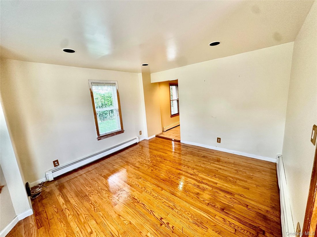 Lynbrook, New York, United States 4 - 19014805