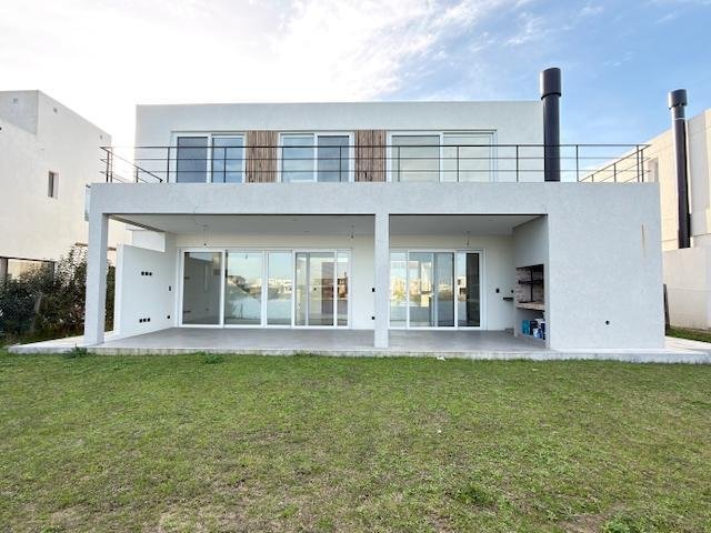House in Dique Luján, Buenos Aires Province, Argentina 1 - 19011704