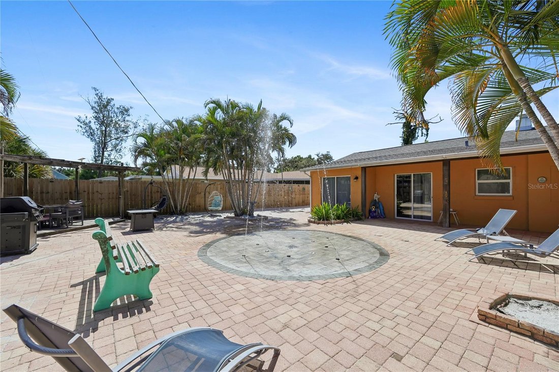House in Sarasota, Florida, United States 2 - 19014818
