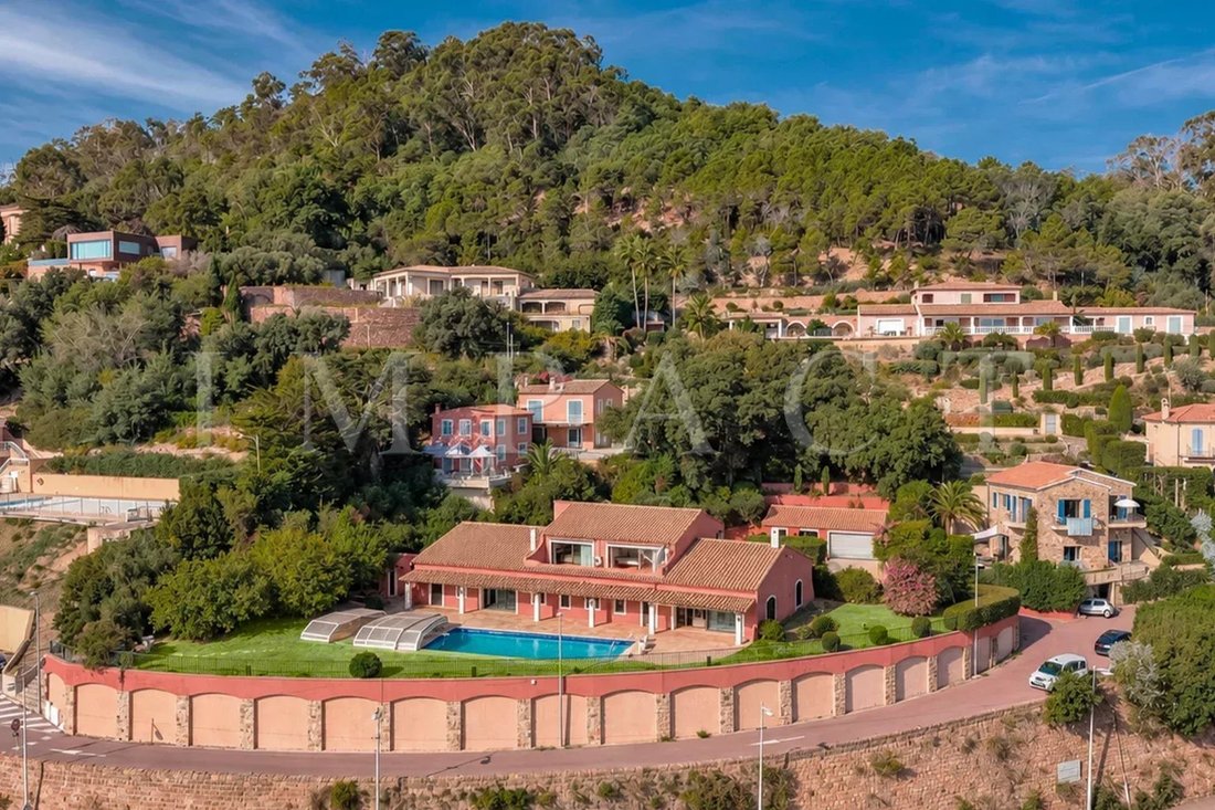 Villa in Théoule-sur-Mer, Provence-Alpes-Côte d'Azur, France 3 - 19013737