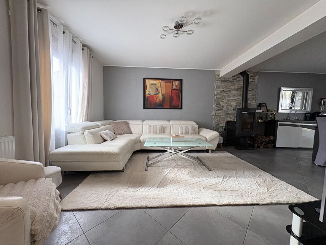 Villa in Saint-Sebastien-sur-Loire, Pays de la Loire, France 2 - 19015576