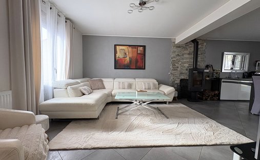 Villa a Saint-Sébastien-sur-Loire, Paesi della Loira, Francia 1