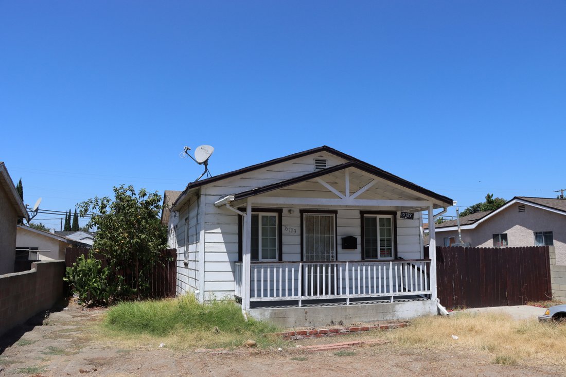 House in Paramount, California, United States 3 - 19011104