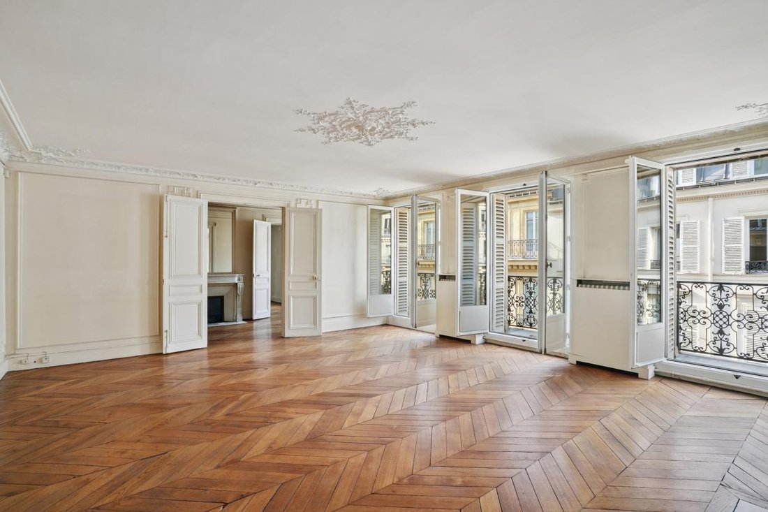 Apartment in Saint Philippe du Roule, Paris 8e Arrondissement, Paris 3 - 19015013