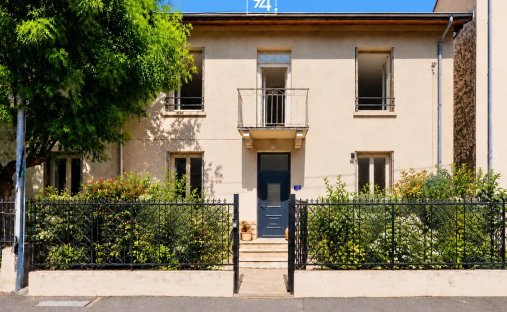 Casa en Transvaal, Lyon 8ème, Lion 1