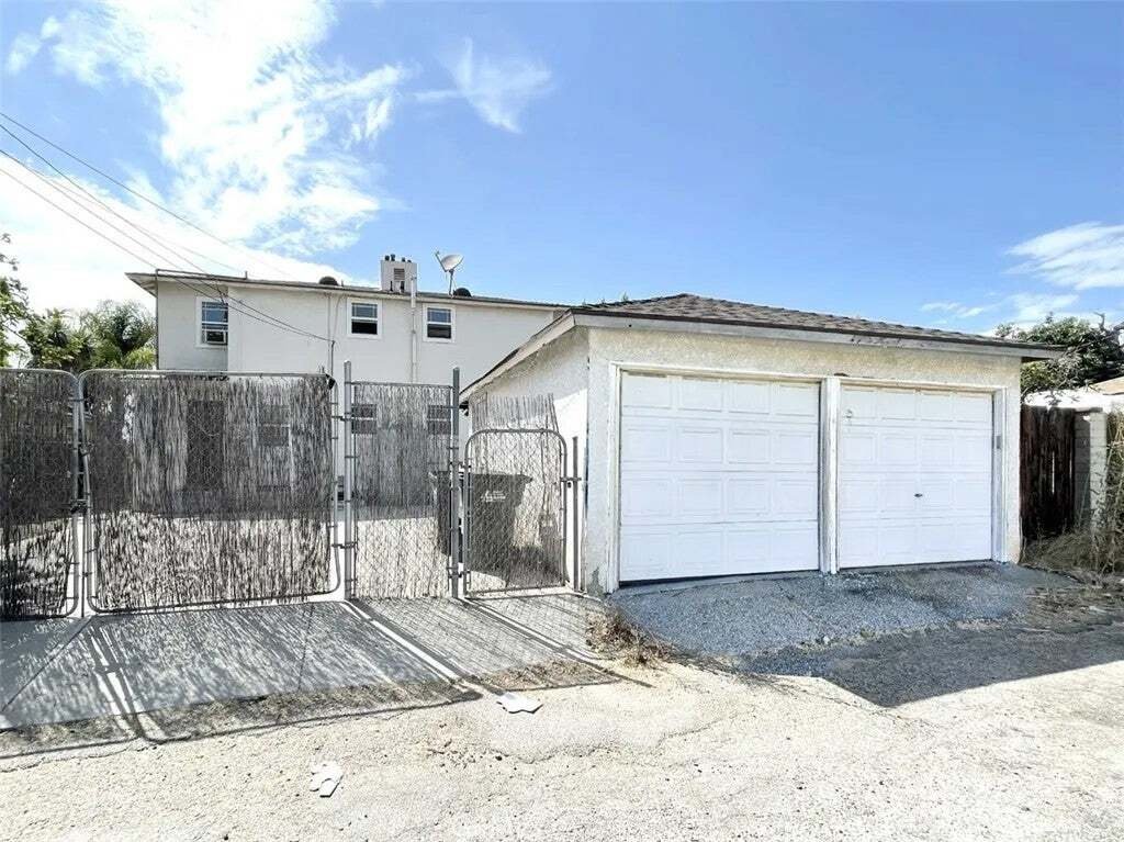 Monterey Park, California, United States 4 - 19011499