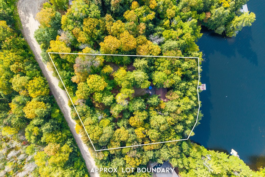 House in Bracebridge, Ontario, Canada 2 - 19011710