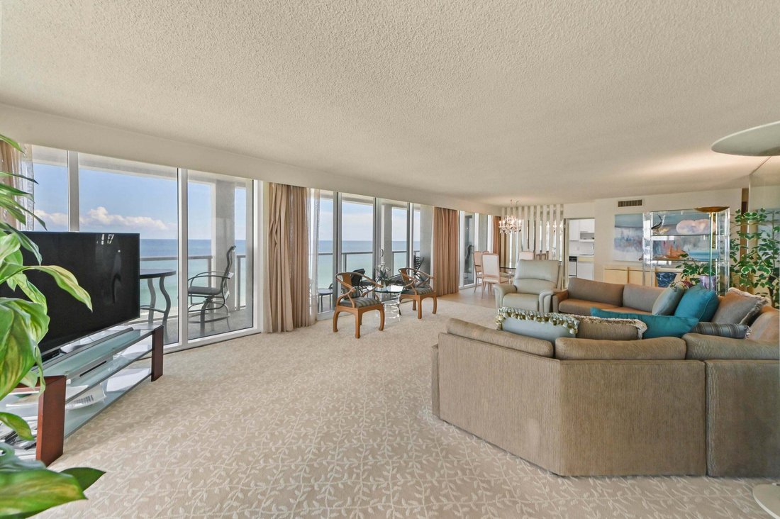 Condo in Boca Raton, Florida, United States 5 - 19013229