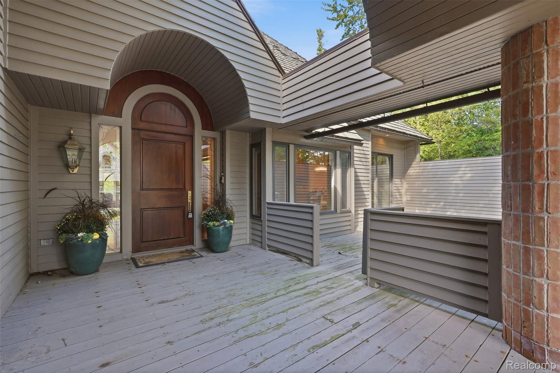Condo in Bloomfield Hills, Michigan, United States 2 - 19010003