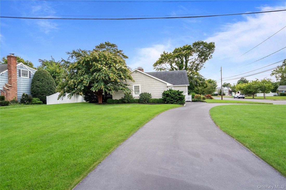 House in Sayville, New York, United States 5 - 19014717