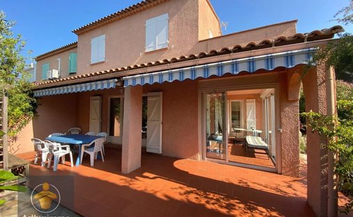 Maison à Centre, Bormes-les-Mimosas, France 1
