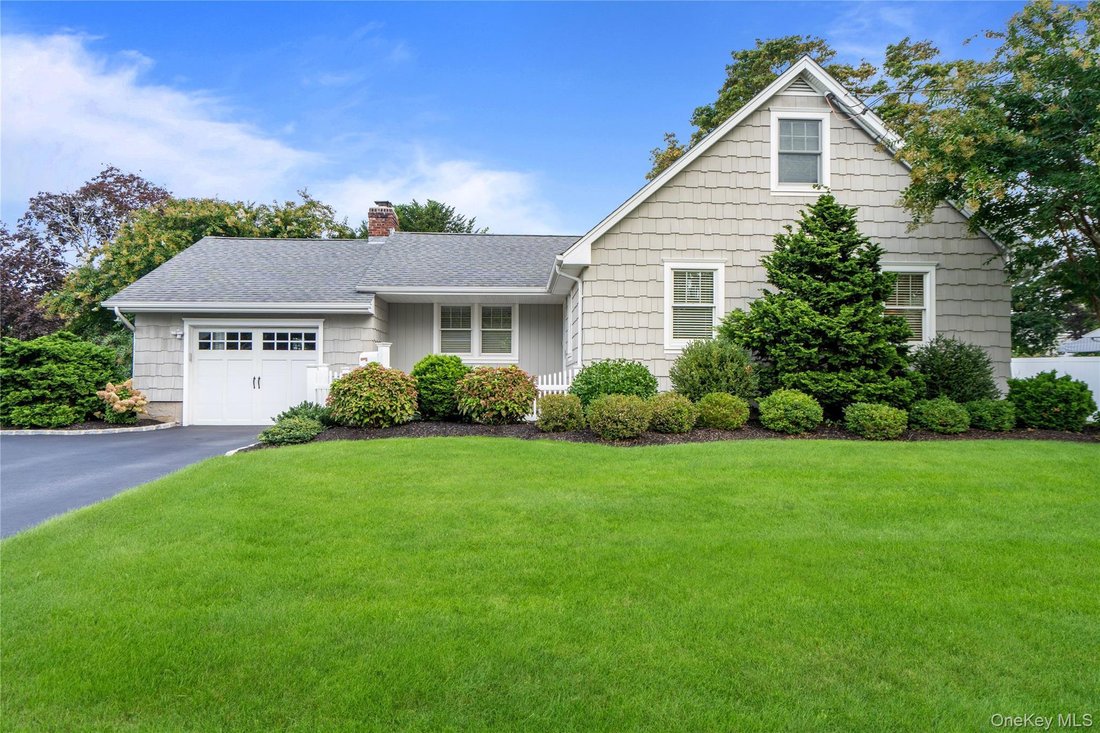 House in Sayville, New York, United States 1 - 19014717