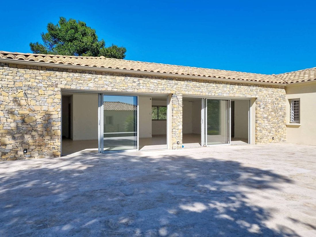 Villa in Arènes, Nimes, France 3 - 19015163
