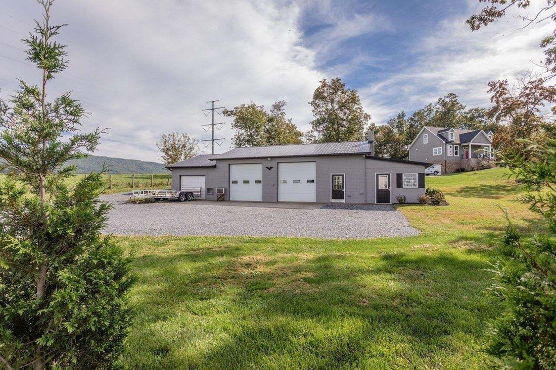 House in Broadway, Virginia, United States 2 - 19012114