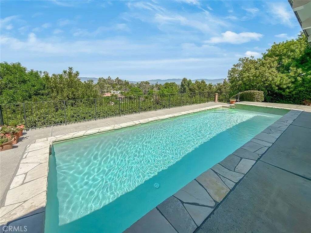 House in Los Angeles, California, United States 3 - 19014102