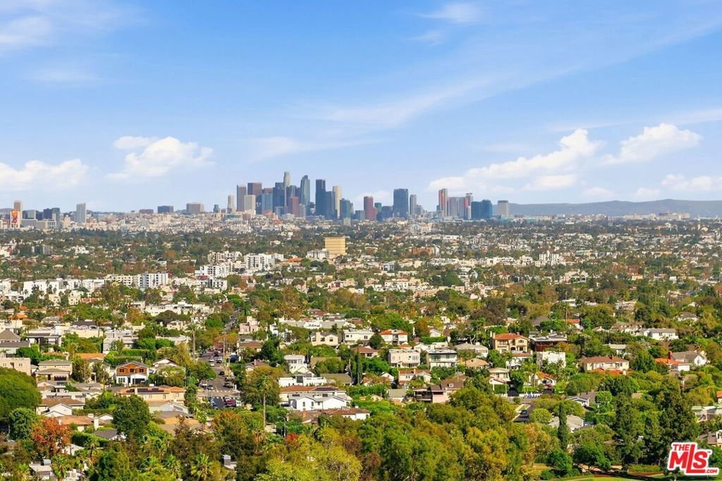 Condo in Los Angeles, California, United States 1 - 19012502
