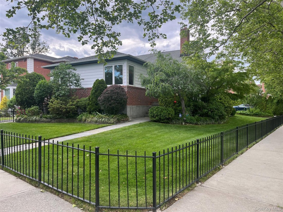 House in New York, New York, United States 2 - 19012660