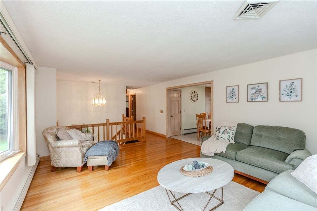 House in Warwick, Rhode Island, United States 5 - 19012514