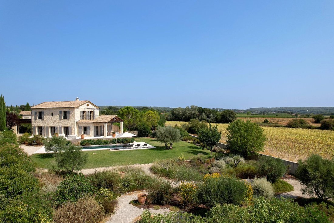 Estate in Uzès, Occitania, France 3 - 19010777