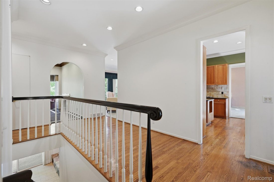 Condo in Bloomfield Hills, Michigan, United States 4 - 19010003
