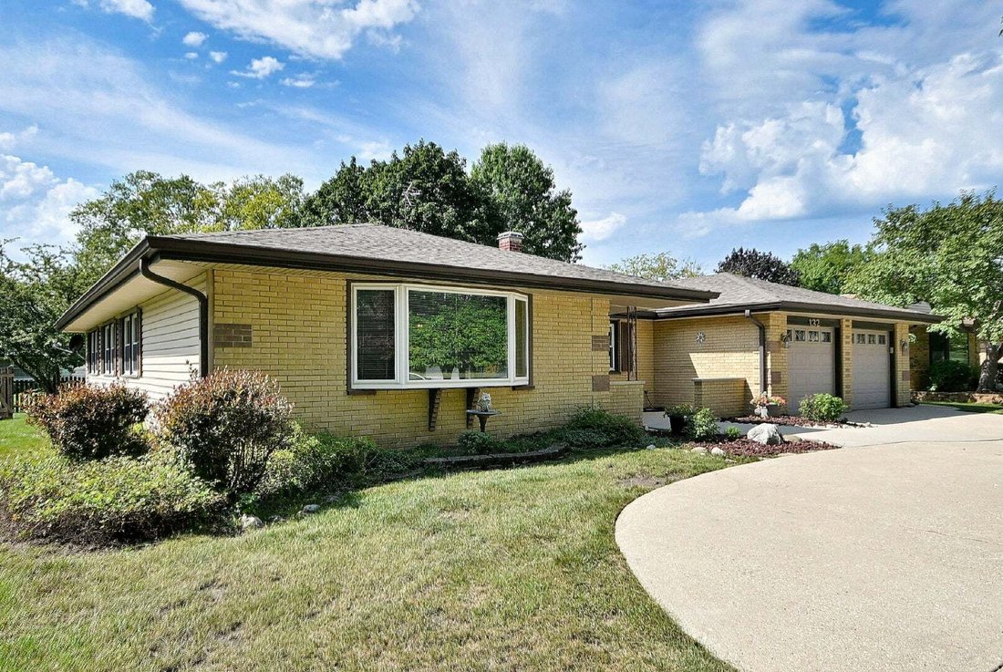House in Schaumburg, Illinois, United States 2 - 19010104